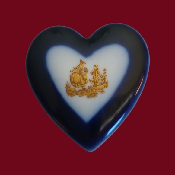 Vtg LIMOGES Victorian Porcelain Wedding Proposal Heart Pocket Charm - Picture 1 of 6